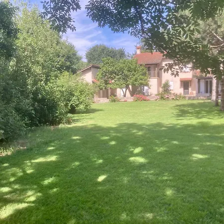 Indepdendant Dans Un Parc Verdoyant Avec Piscine Apartmán